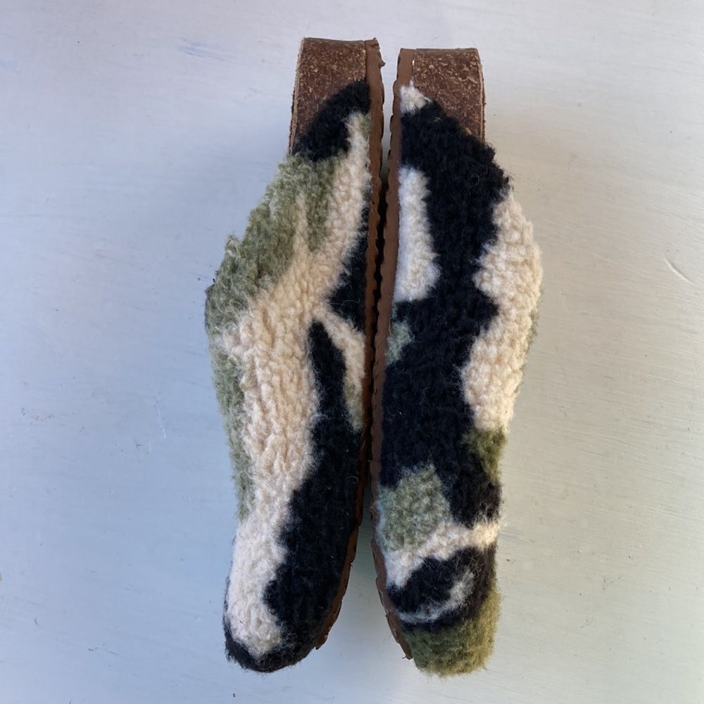 Steve Madden Green and Black Camo Mules - Picture 6 of 10